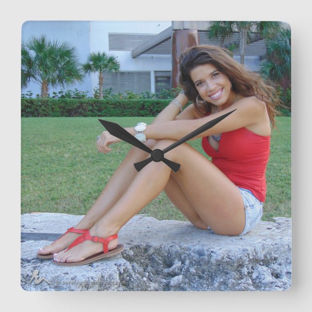 Ursula Fyrkantig Klocka (Framsida)