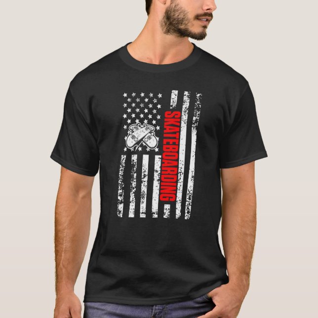 US American Flag Skateboard Sports Patriotic Skate T Shirt (Framsida)