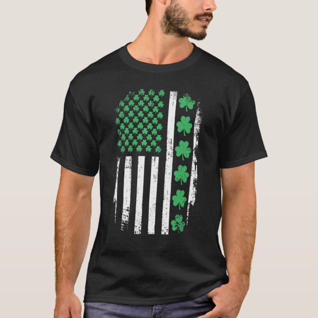 US American flag with shamrocks for St Patricks da T Shirt (Framsida)