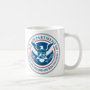 Us-avdelning av tobak och skjutvapen och öl kaffemugg