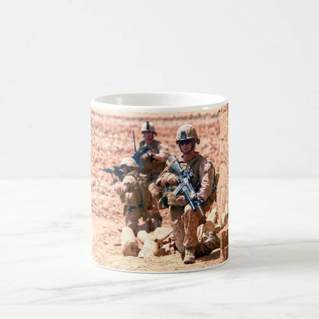 US COMBAT PERSONNEL KAFFEMUGG (Center)