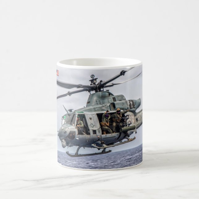 US COMBAT PERSONNEL KAFFEMUGG (Center)