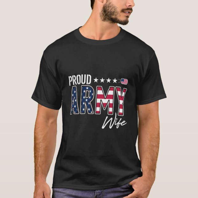 US Flagga Proud Army T Shirt (Framsida)