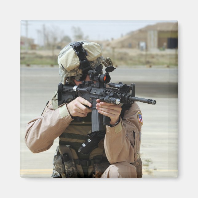 US Luft Force Airman utför säkerhetsarbete Magnet (Framsidan)