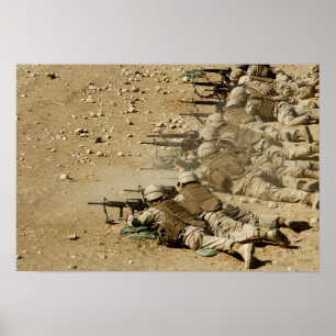 Us-marinSeabees avfyrar gevär M-4 och M-16A2 Poster