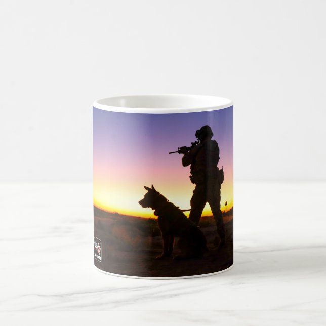 US MILITÄRA ARBETSTAGARE HUND KAFFEMUGG (Center)