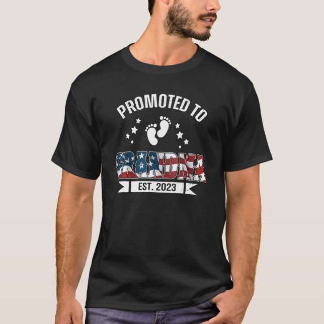 US Patriotic Grandma 2023 Shirt, Promoted To Grand T Shirt (Framsida)