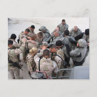 US Soldiers Praying - Anpassad Vykort