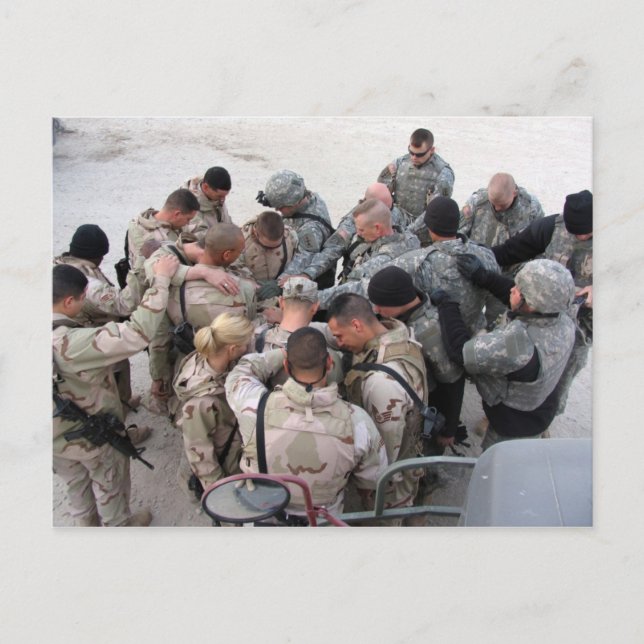 US Soldiers Praying - Anpassad Vykort (Framsida)