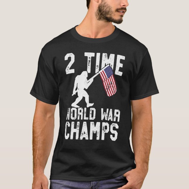 Usa 2 Världskrig UTAN NEDLAG Sasquatch 4 T Shirt (Framsida)