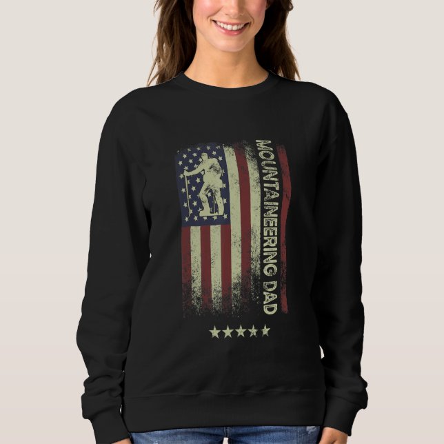 USA American Flag  Mountaineering Dad 1 T Shirt (Framsida)
