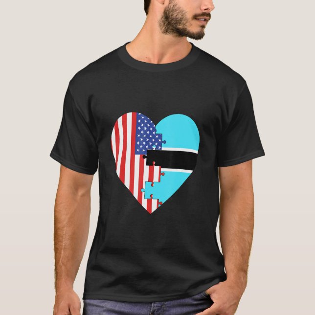 USA and Botswana Flags Heart T Shirt (Framsida)