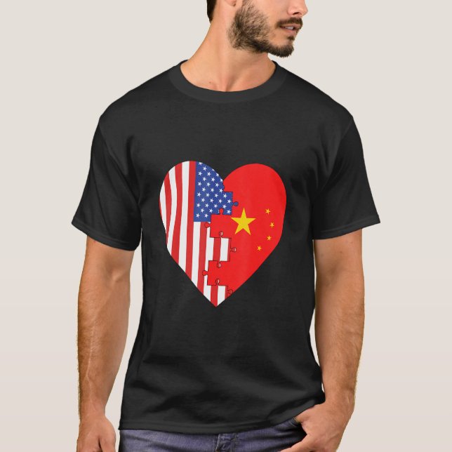 USA and China Flags Heart T Shirt (Framsida)