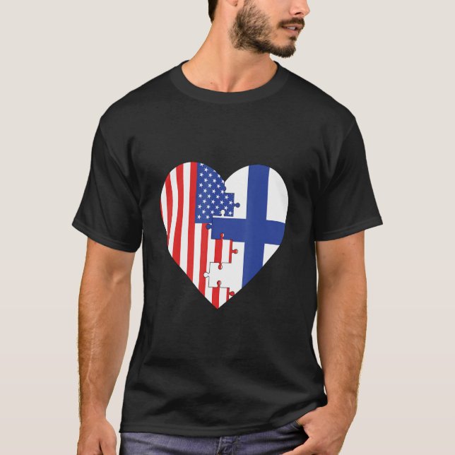 USA and Finland Flags Heart T Shirt (Framsida)