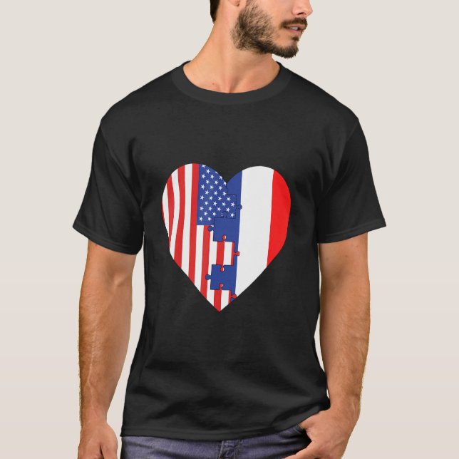 USA and France Flags Heart T Shirt (Framsida)