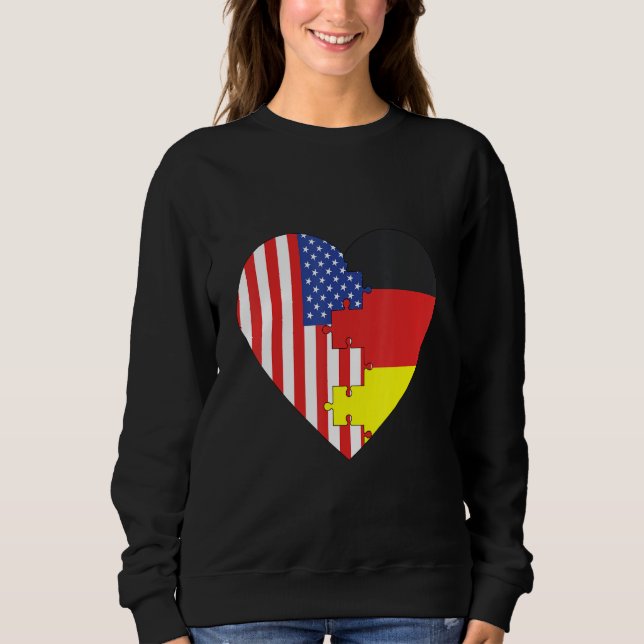 USA and Germany Flags Heart T Shirt (Framsida)