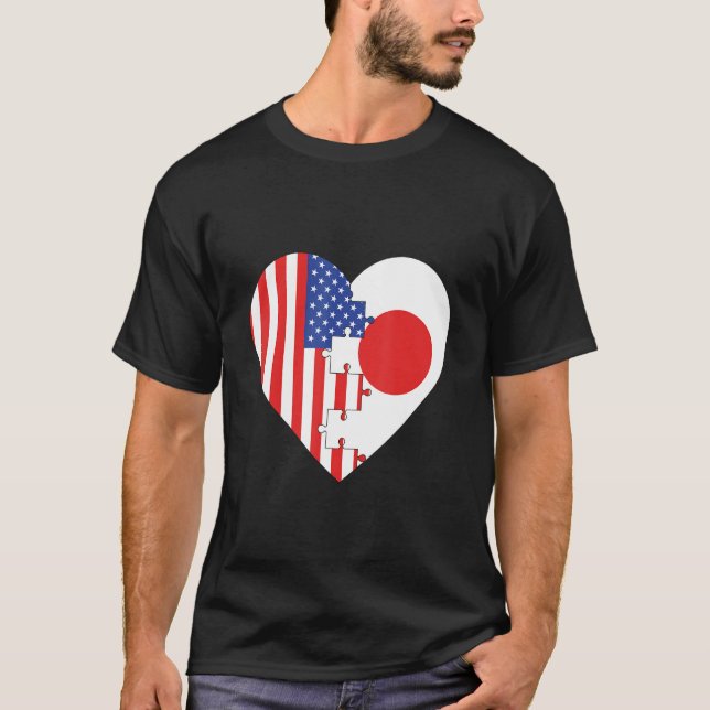 USA and Japan Flags Heart T Shirt (Framsida)