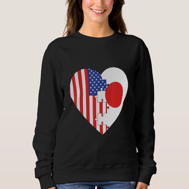USA and Japan Flags Heart T Shirt (Framsida)