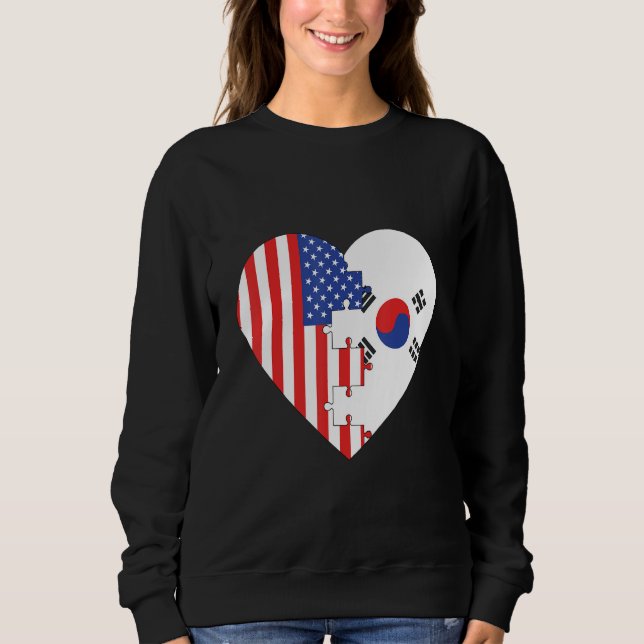 USA and Korea Flags Heart T Shirt (Framsida)
