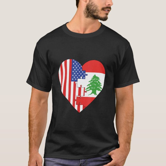 USA and Lebanon Flags Heart T Shirt (Framsida)