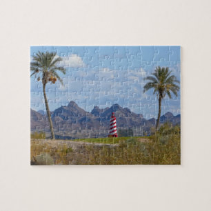 USA, Arizona, Lake Havasu City. Fyrtorn bredvid Pussel