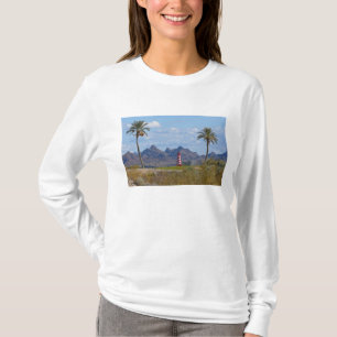 USA, Arizona, Lake Havasu City. Fyrtorn bredvid Tee Shirt
