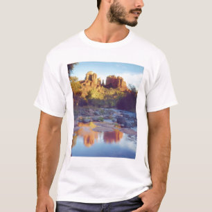 USA, Arizona, Sedona. Cathedral Rock reflekterande T Shirt