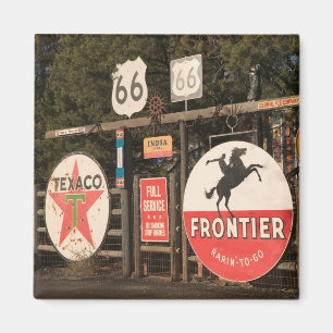 USA, Arizona, Sedona: Gamla reklamskyltar Magnet