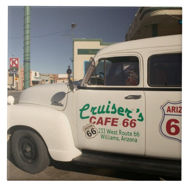 USA, Arizona, Williams: Cruisers Cafe 66 Gammal Kakelplatta (Framsidan)