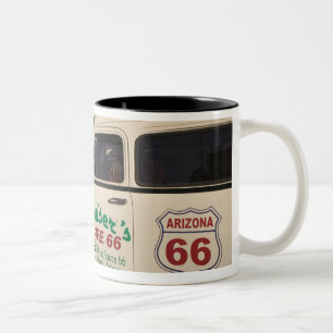 USA, Arizona, Williams: Cruisers Cafe 66 gammal Två-Tonad Mugg