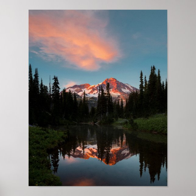 USA, delstaten Washington. Mt. Rainier Reflected Poster (Framsidan)