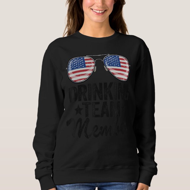 USA Drinking Team Member American Flagga 4:e juli T Shirt (Framsida)