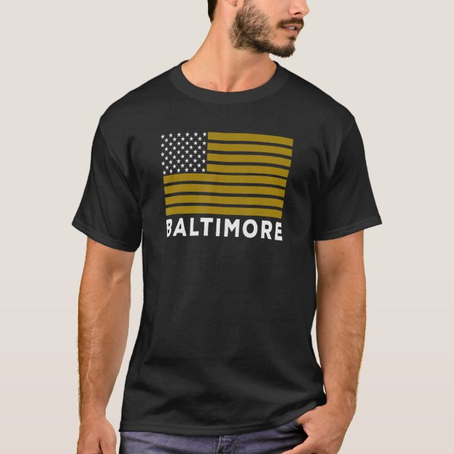 USA Flag Baltimore Purple Baltimore American Flag  T Shirt (Framsida)