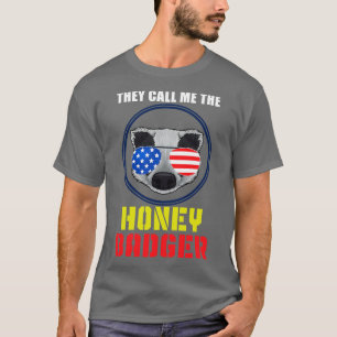 USA FLAGGA HONEY BADGER T SHIRT