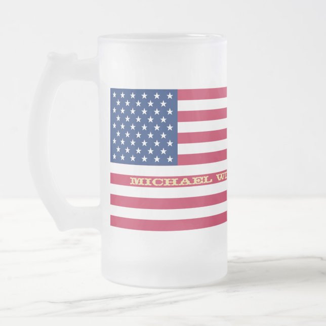 USA flagga Patriotic America Custom Name Monogram Frostat Ölglas (Vänster)