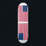 USA flagga Skateboard Förenta staterna<br><div class="desc">USA - USA - Flagga - Patriotic - Independence day - Juli 4:e - Anpassadet - Välj / lägg till din unika text / Färg / bild - Gör din Speciella gåva - Ändra storlek och flytta eller ta bort eller lägg till inslag / bild med anpassning av verktyg. Du...</div>