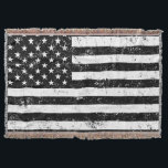 USA flagga som är svartvit Filt<br><div class="desc">Amerikanska flaggan som bedrövas. Stars och stripes old glory,  USA. Svartvitt.</div>