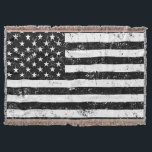 USA flagga som är svartvit Filt<br><div class="desc">Amerikanska flaggan som bedrövas. Stars och stripes old glory,  USA. Svartvitt.</div>