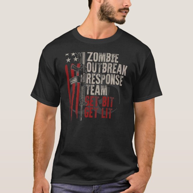 USA flagga Zombie Outbroke Response Team får lite  T Shirt (Framsida)