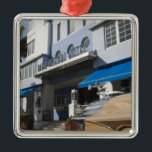 USA, Florida, Miami Beach: South Beach, Art Deco Julgransprydnad Metall<br><div class="desc">COPYRIGHT Walter Bibikow / DanitaDelimont.com| US10 WBI0165.jpg| Förenta staterna,  Florida,  Miami Beach: South Beach,  Art Deco Hotels,  Park Central Hotel och 1930-talet Car</div>