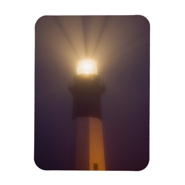 USA; Georgia; Savannah.  Tybee Island Lighthouse Magnet (Vertikal)