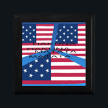 USA HAKUNA MATATA MINNESASK<br><div class="desc">USA HAKUNA MATATA. "I God We Trust" som det nationella motto "Vad är det verkliga för USA?" Förenta staterna (USA), även känt som Förenta staterna (USA) eller Amerika, befinner sig i Nordamerika mellan Kanada och Mexiko, som består av 50 stater och ett federalt distrikt Många bra och dåliga sak har...</div>
