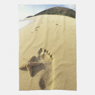 USA, Hawaii, Maui, Makena Beach, Fotspår och Kökshandduk