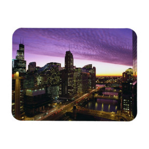 USA, IL, Chicago. Chicagos skyline och flod Magnet
