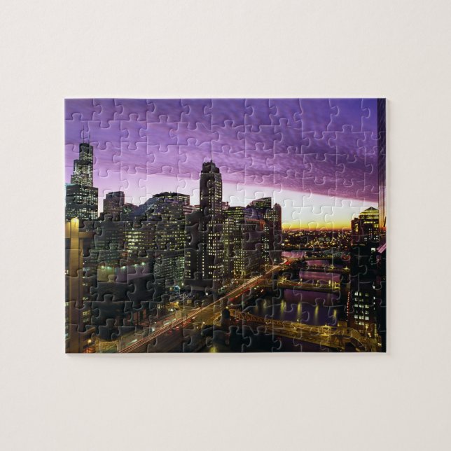 USA, IL, Chicago. Chicagos skyline och flod Pussel (Horisontell)