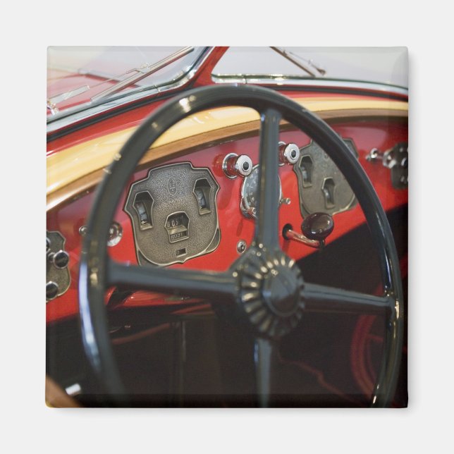 USA, Indiana, Auburn: Auburn, Cord, Duesenberg 2 Magnet (Framsidan)