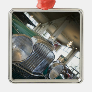 USA, Indiana, Auburn: Auburn, Cord, Duesenberg Julgransprydnad Metall