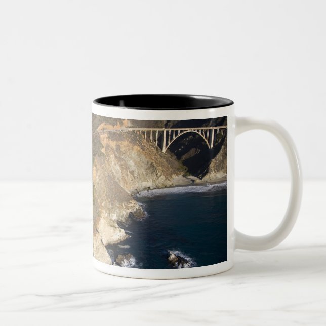  USA. Kalifornien. Big Sur. Bixby Bridge Två-Tonad Mugg (Höger)