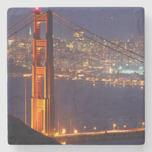 USA, Kalifornien. Golden Gate-bron nattetid Underlägg Sten