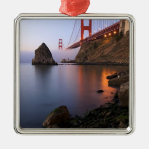 USA, Kalifornien, San Francisco. Golden Gate Julgransprydnad Metall